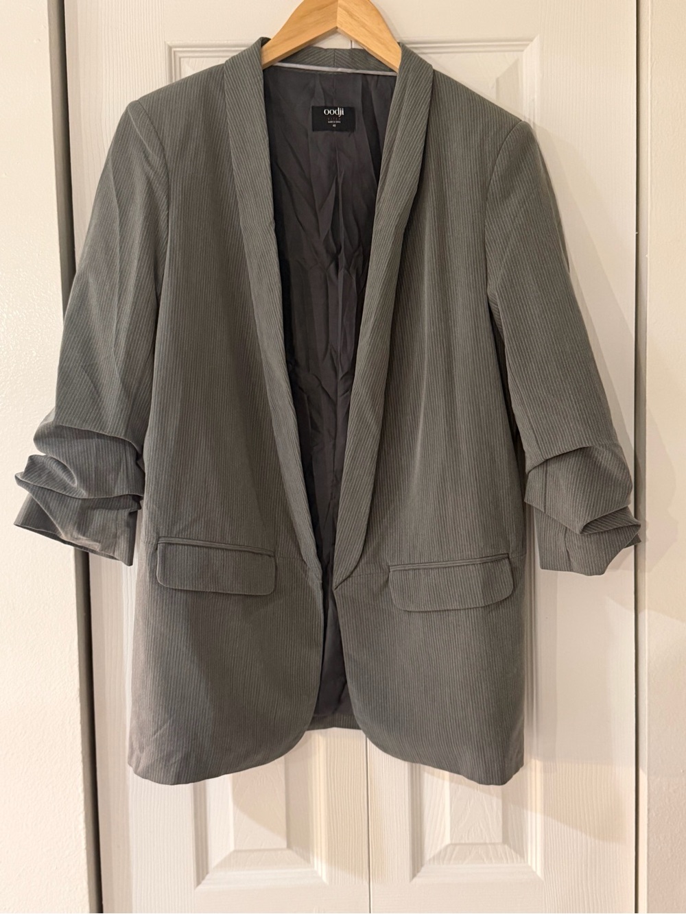 Odji.Women's Gray Open-Front Blazer with Rolled Sleeves